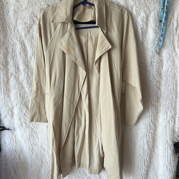 Philosophy size medium cream/tan trench coat with side pockets and belt. - Picture 1 of 4